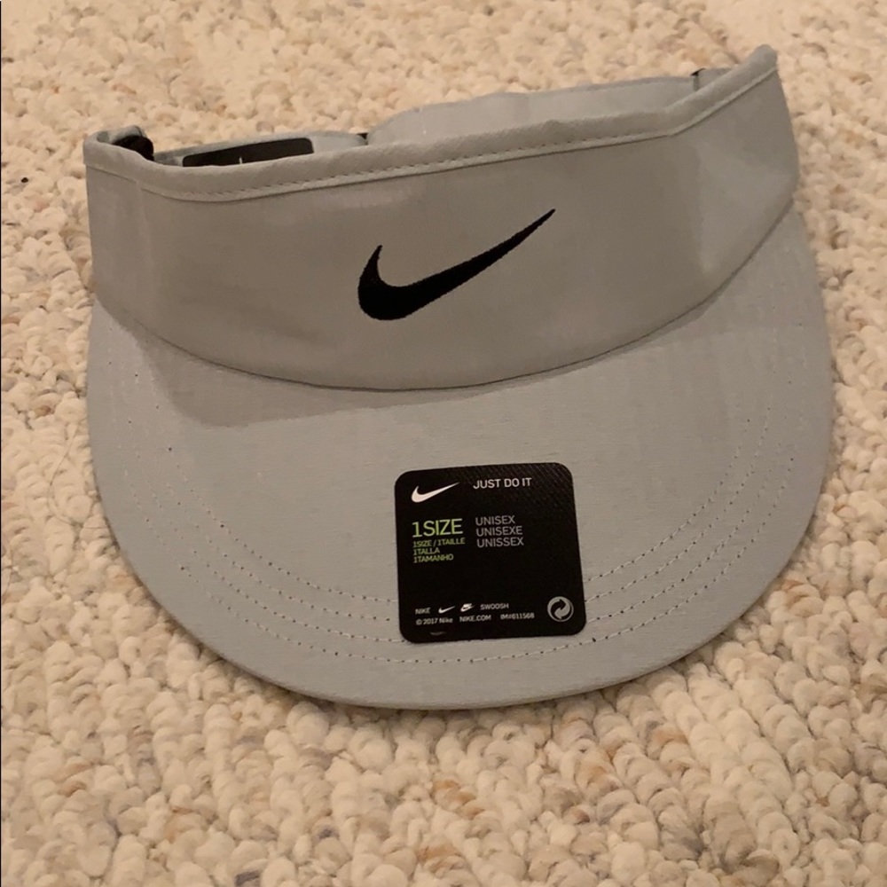 Nike grey golf visor